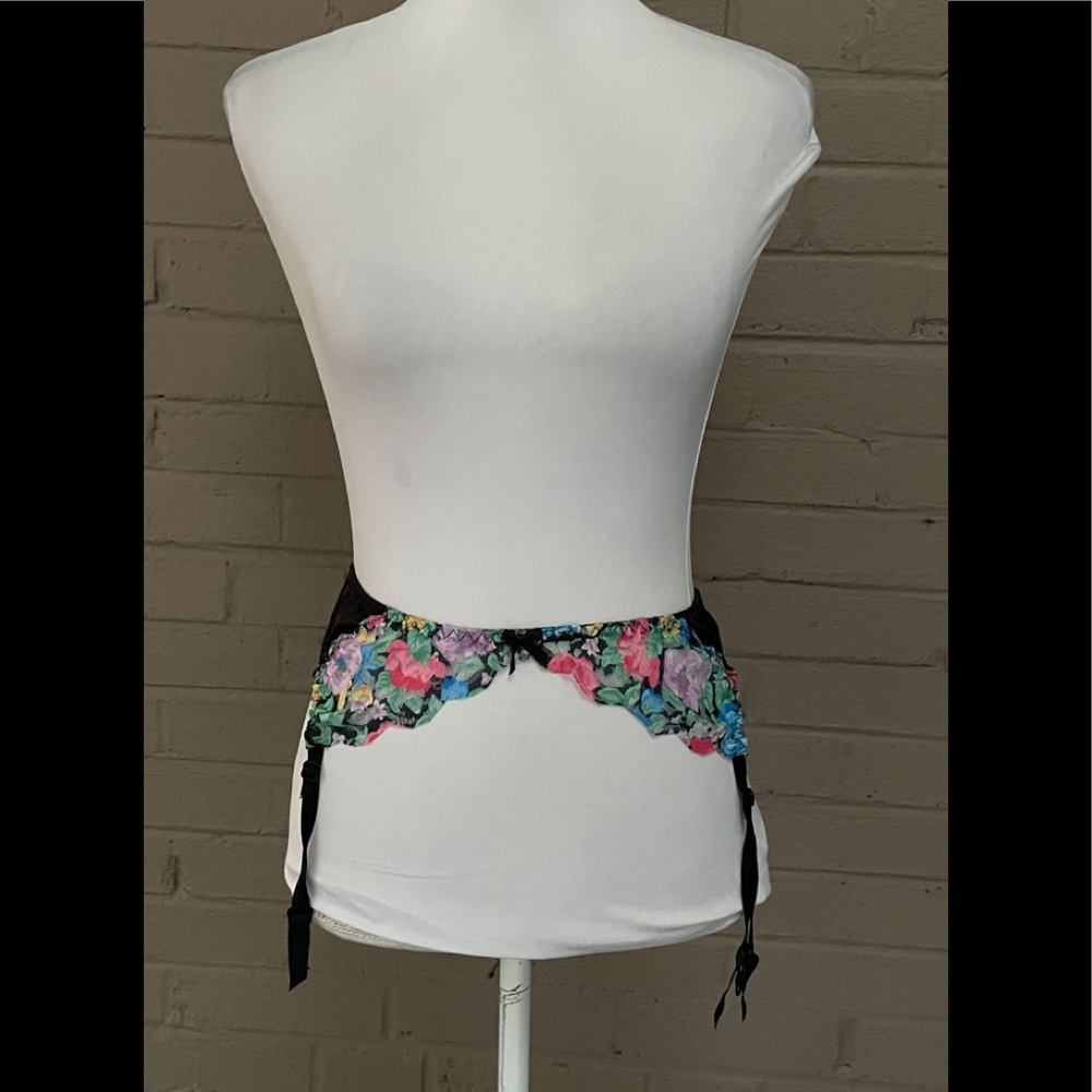Vintage floral lace garter belt Small - Picture 2 of 13